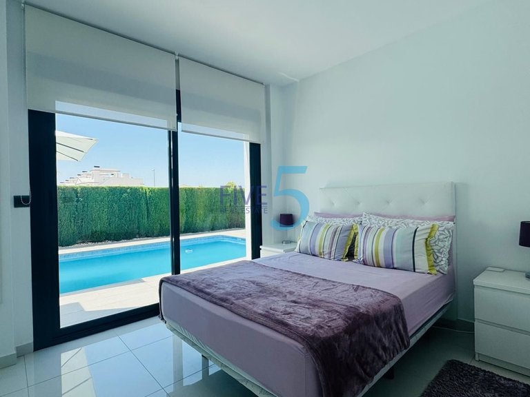 Villa for Sale in Alicante, Valencia 12