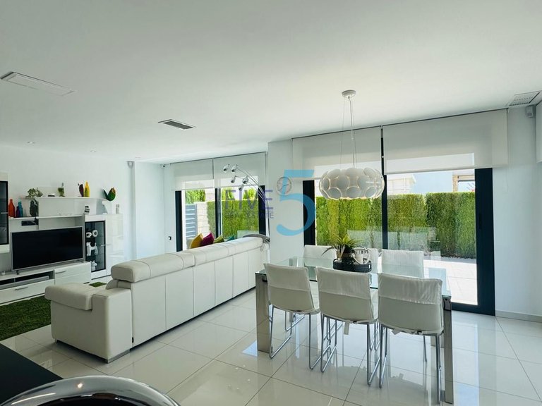 Villa for Sale in Alicante, Valencia 7
