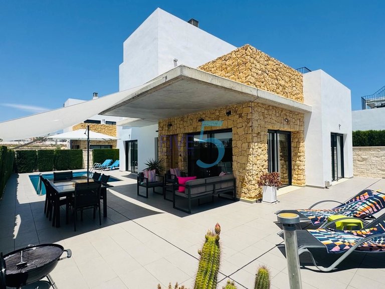 Villa for Sale in Alicante, Valencia 1
