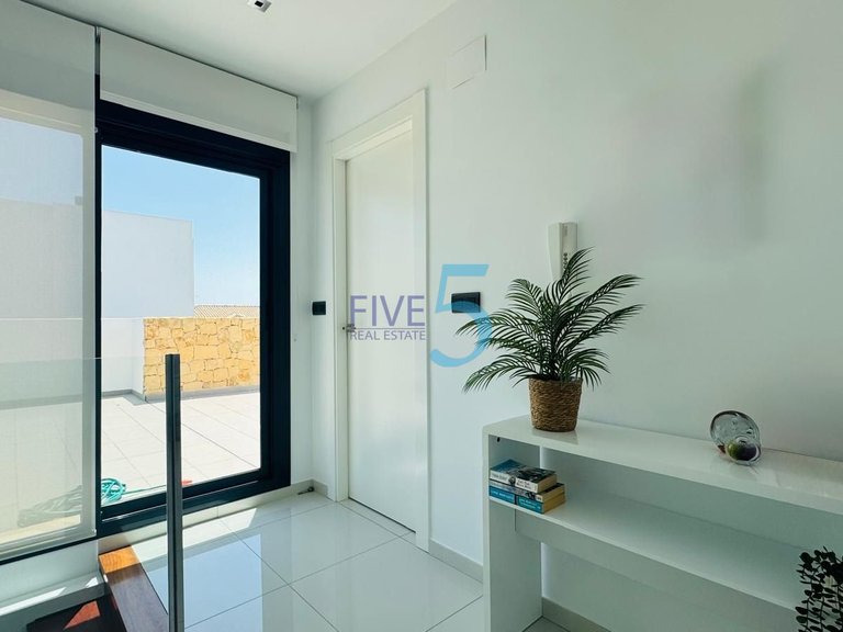 Villa for Sale in Alicante, Valencia 15