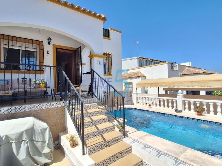 Villa for Sale in Alicante, Valencia 1