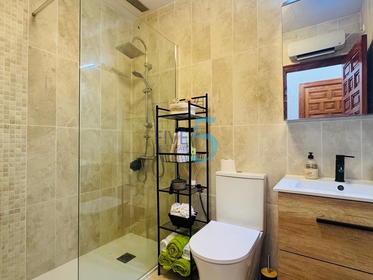 Villa for Sale in Alicante, Valencia 9