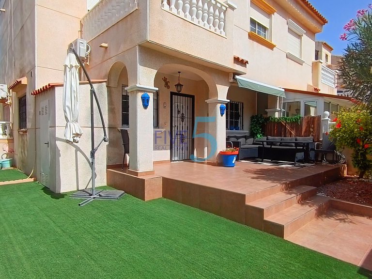 Villa for Sale in Alicante, Valencia 8