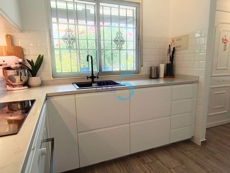 Villa for Sale in Alicante, Valencia 25