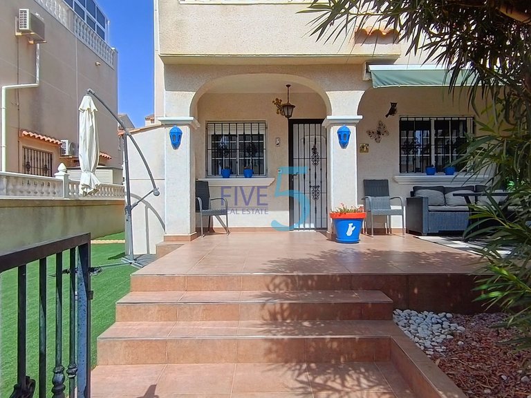 Villa for Sale in Alicante, Valencia 7