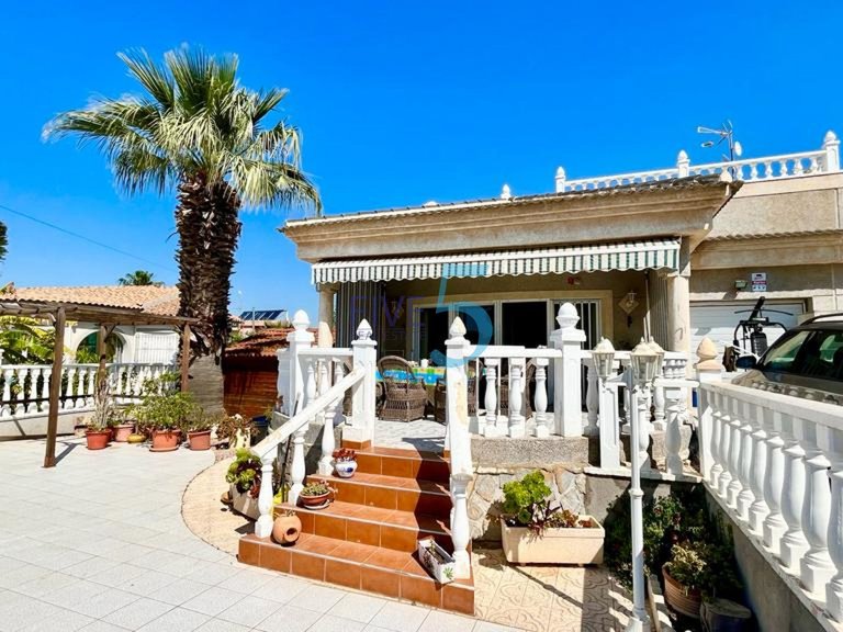 Villa for Sale in Alicante, Valencia 1