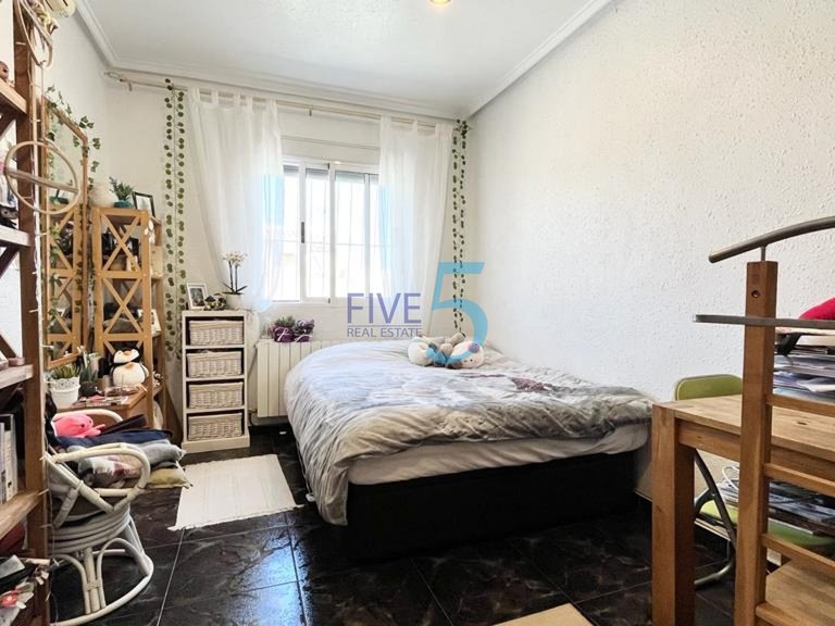 Villa for Sale in Alicante, Valencia 10
