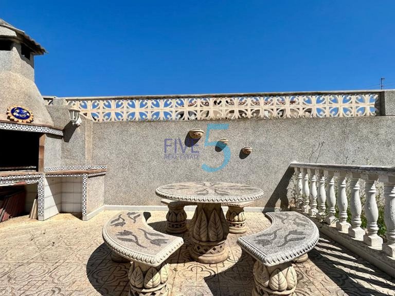 Villa for Sale in Alicante, Valencia 25