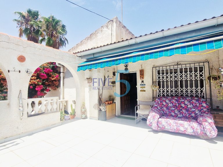 Villa for Sale in Alicante, Valencia 8