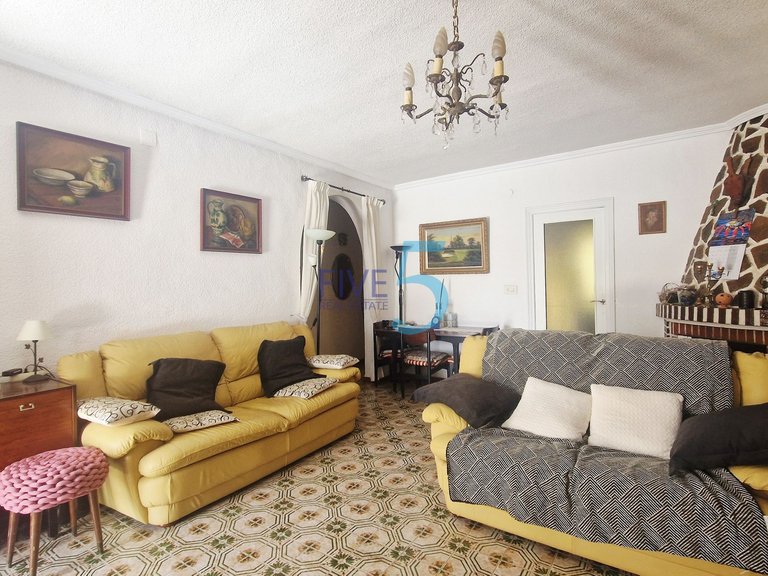 Villa for Sale in Alicante, Valencia 4