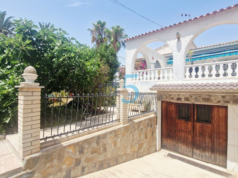 Villa for Sale in Alicante, Valencia 1