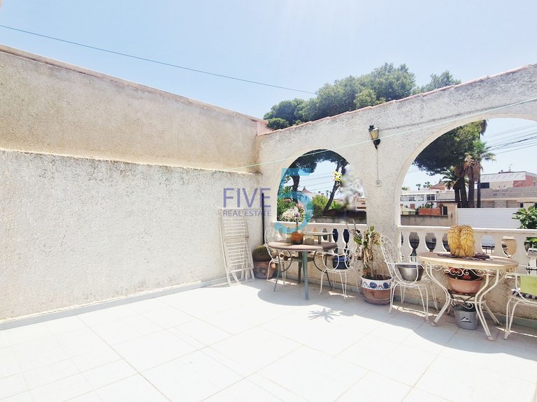 Villa for Sale in Alicante, Valencia 9