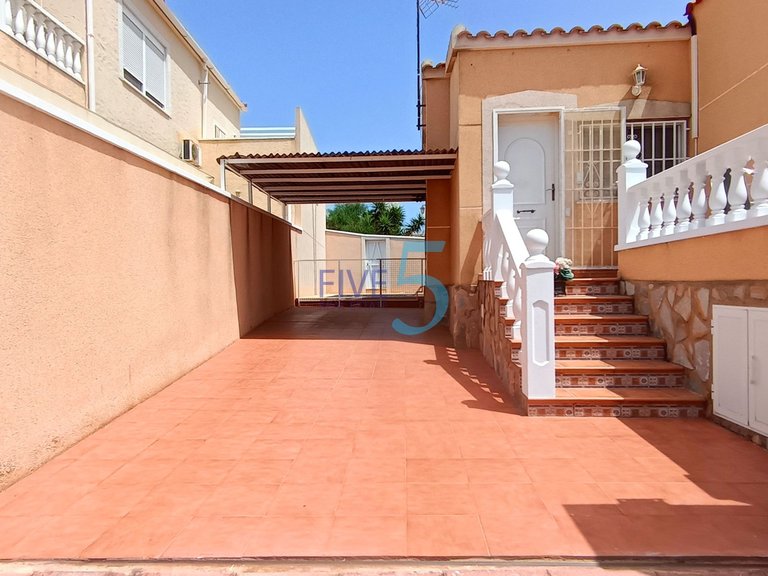Villa for Sale in Alicante, Valencia 6