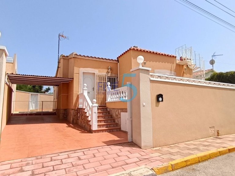 Villa for Sale in Alicante, Valencia 5