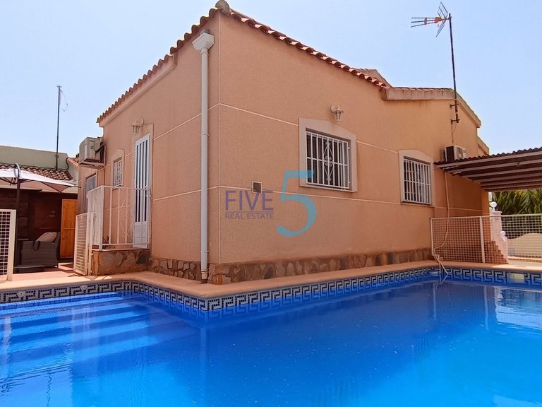 Villa for Sale in Alicante, Valencia 2