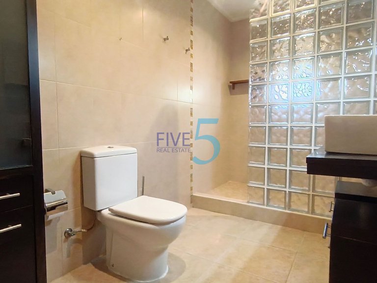 Villa for Sale in Alicante, Valencia 32