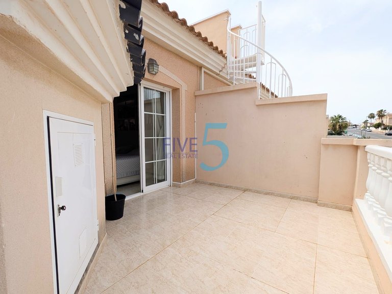 Villa for Sale in Alicante, Valencia 28