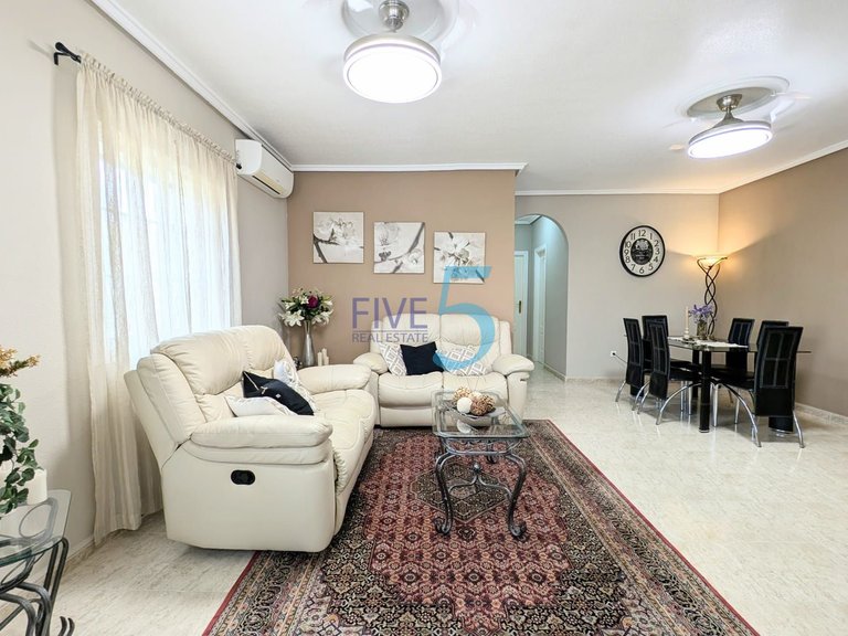 Villa for Sale in Alicante, Valencia 12
