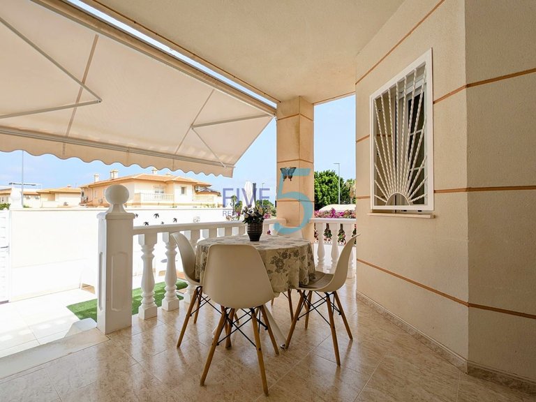Villa for Sale in Alicante, Valencia 8