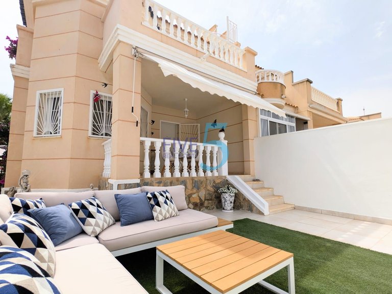 Villa for Sale in Alicante, Valencia 2