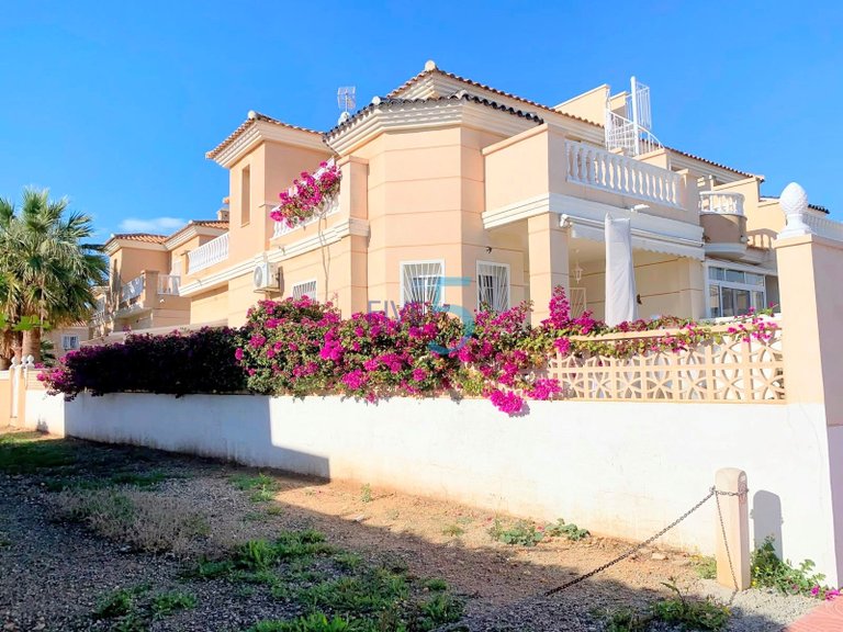 Villa for Sale in Alicante, Valencia 1