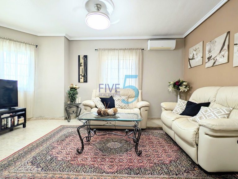 Villa for Sale in Alicante, Valencia 11