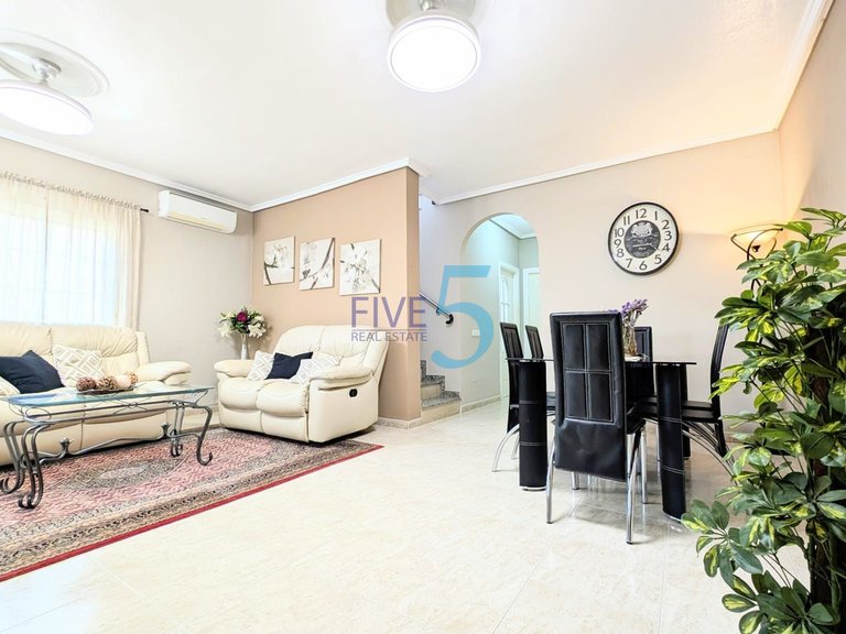 Villa for Sale in Alicante, Valencia 9