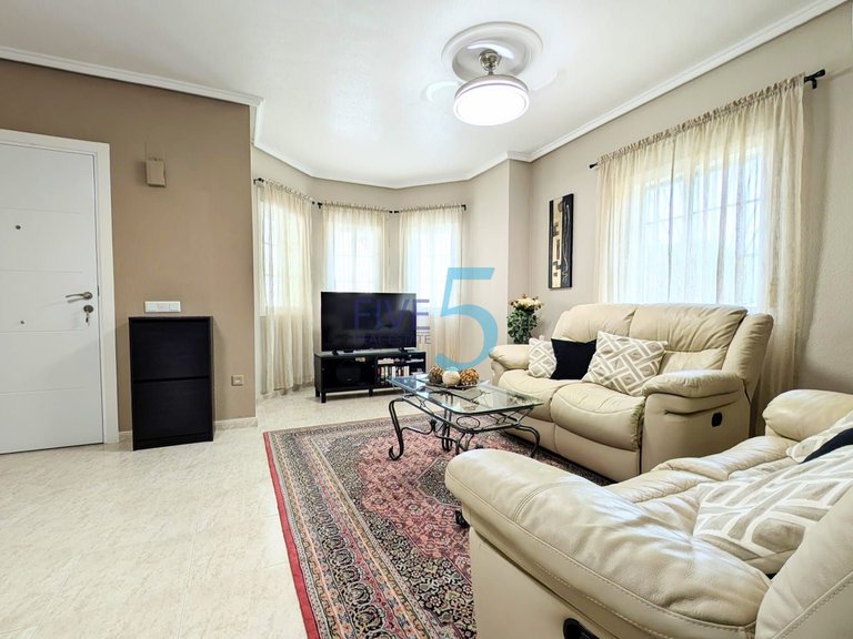 Villa for Sale in Alicante, Valencia 10