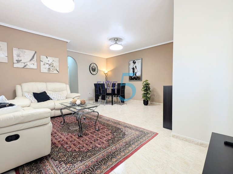 Villa for Sale in Alicante, Valencia 4