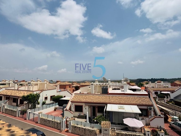 Villa for Sale in Alicante, Valencia 18