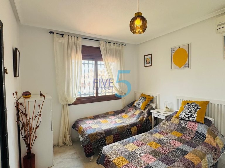 Villa for Sale in Alicante, Valencia 9