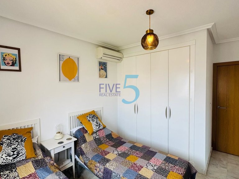 Villa for Sale in Alicante, Valencia 10