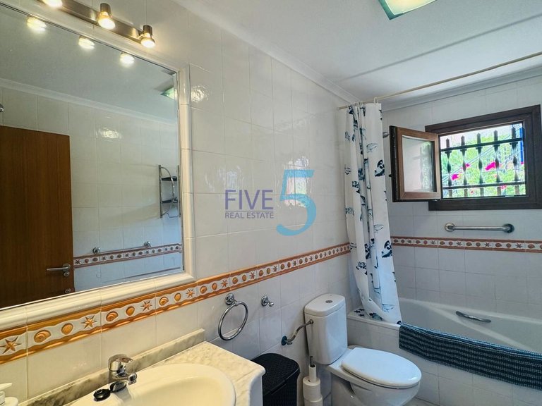 Villa for Sale in Alicante, Valencia 8
