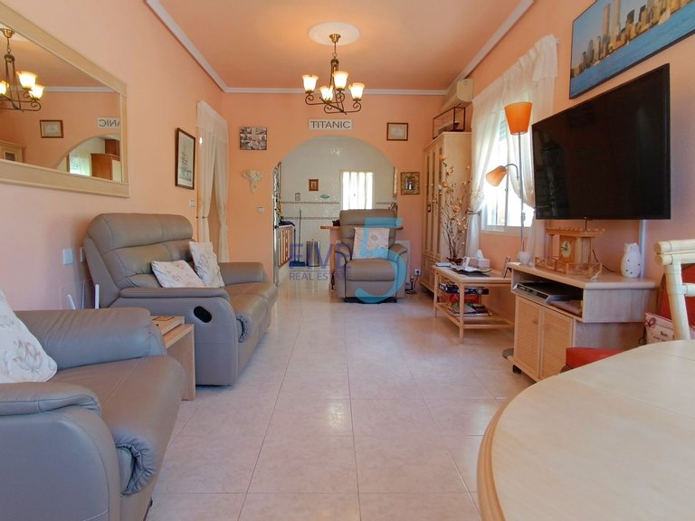 Villa for Sale in Alicante, Valencia 2