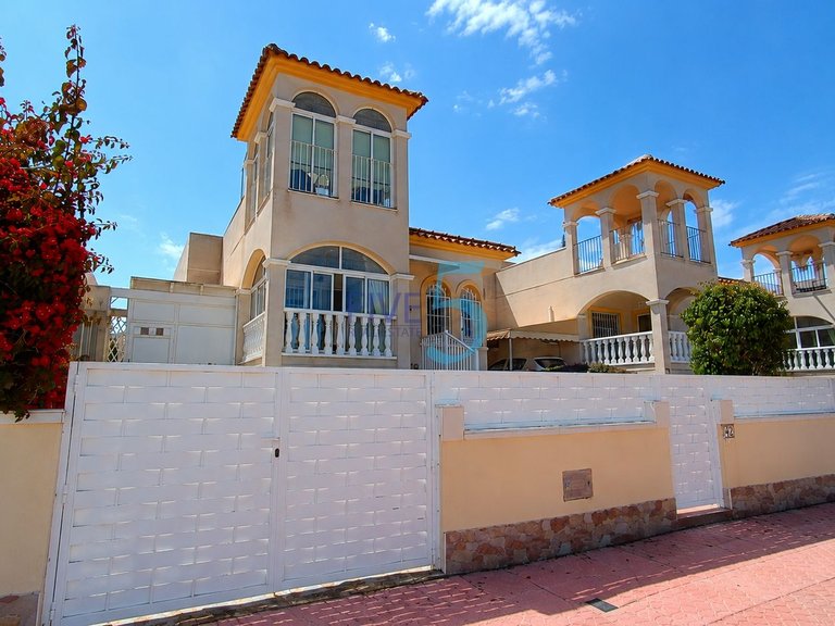 Villa for Sale in Alicante, Valencia 5