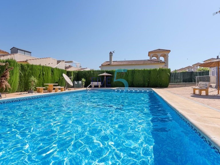 Villa for Sale in Alicante, Valencia 4