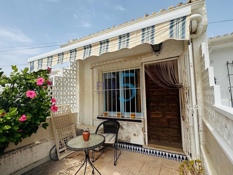 Villa for Sale in Alicante, Valencia 2