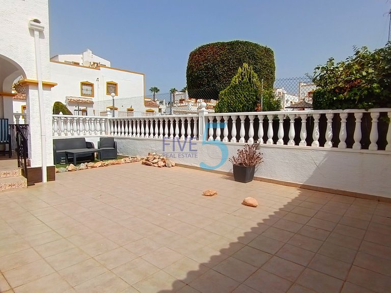 Villa for Sale in Alicante, Valencia 8