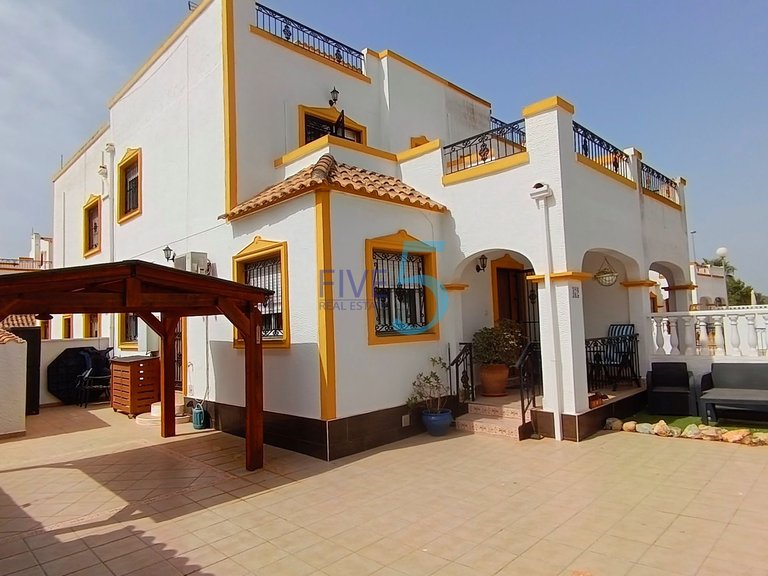 Villa for Sale in Alicante, Valencia 6