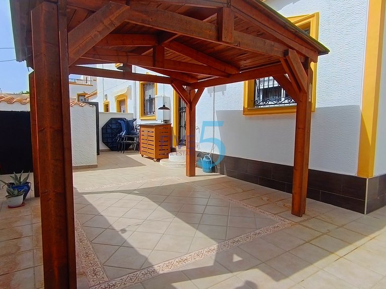 Villa for Sale in Alicante, Valencia 10