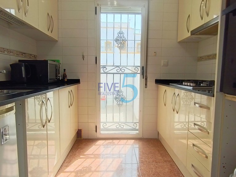 Villa for Sale in Alicante, Valencia 4