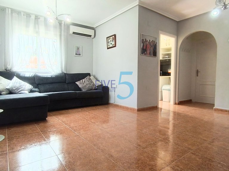 Villa for Sale in Alicante, Valencia 3