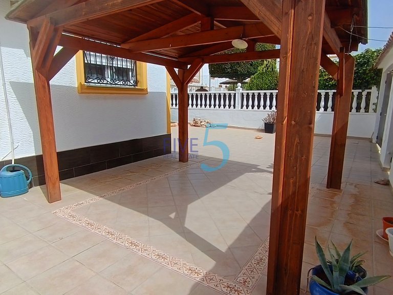 Villa for Sale in Alicante, Valencia 38