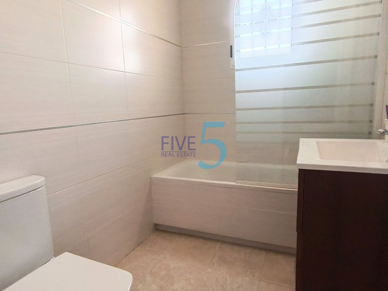 Villa for Sale in Alicante, Valencia 28