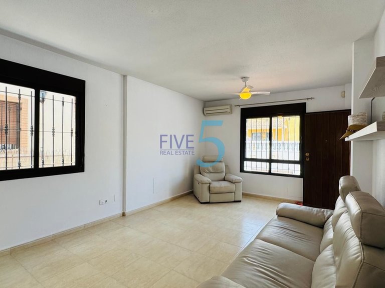 Villa for Sale in Alicante, Valencia 10
