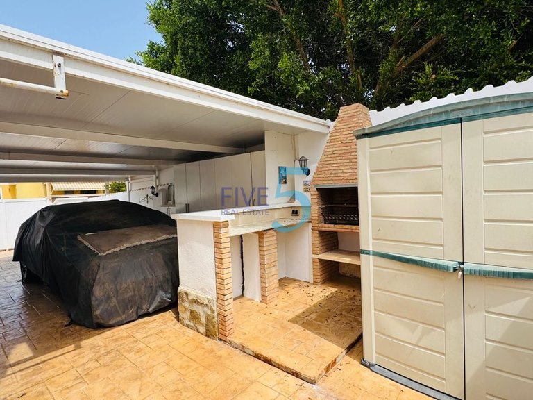 Villa for Sale in Alicante, Valencia 25