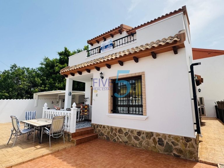 Villa for Sale in Alicante, Valencia 1