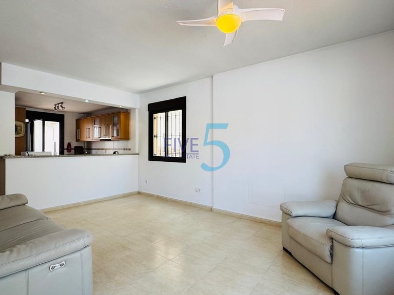 Villa for Sale in Alicante, Valencia 4