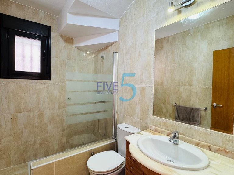 Villa for Sale in Alicante, Valencia 11