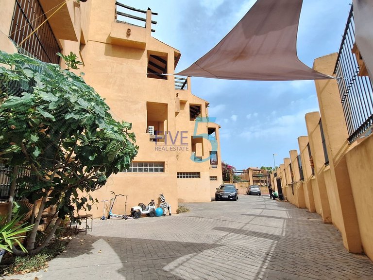 Villa for Sale in Alicante, Valencia 33